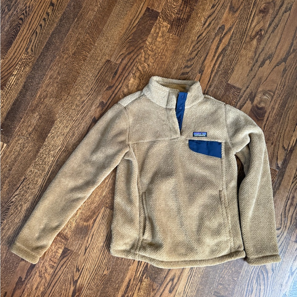Patagonia Size Small Half-Snap Pullover — Tan and Navy